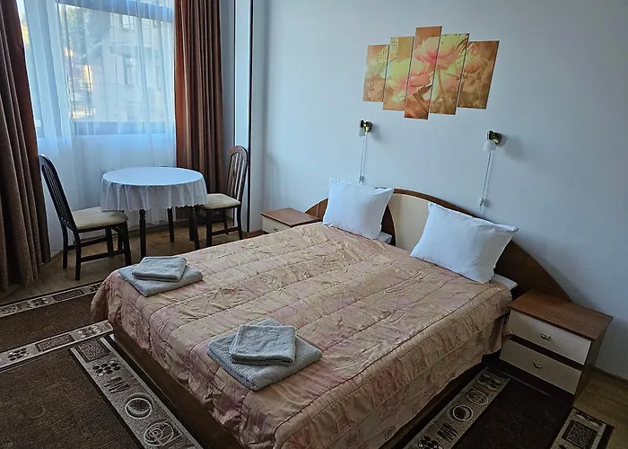 Studio In Flora Aparthotel